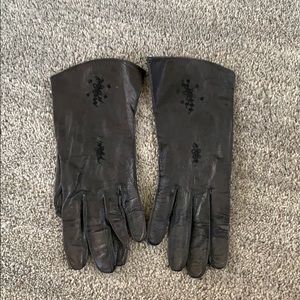 Vintage Leather Gloves Black w Embroidery
